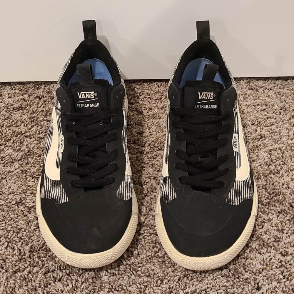 Vans Ultra Range Black/White M8.5/W10